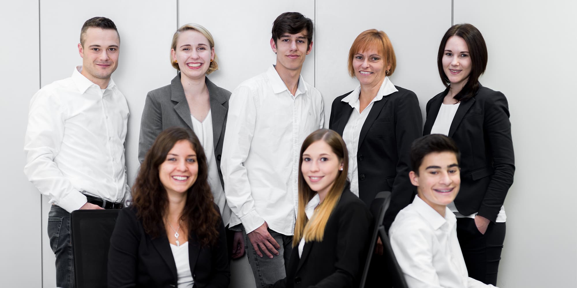Gruppenbild Azubis, Studenten und Ausbildungsbeauftragte