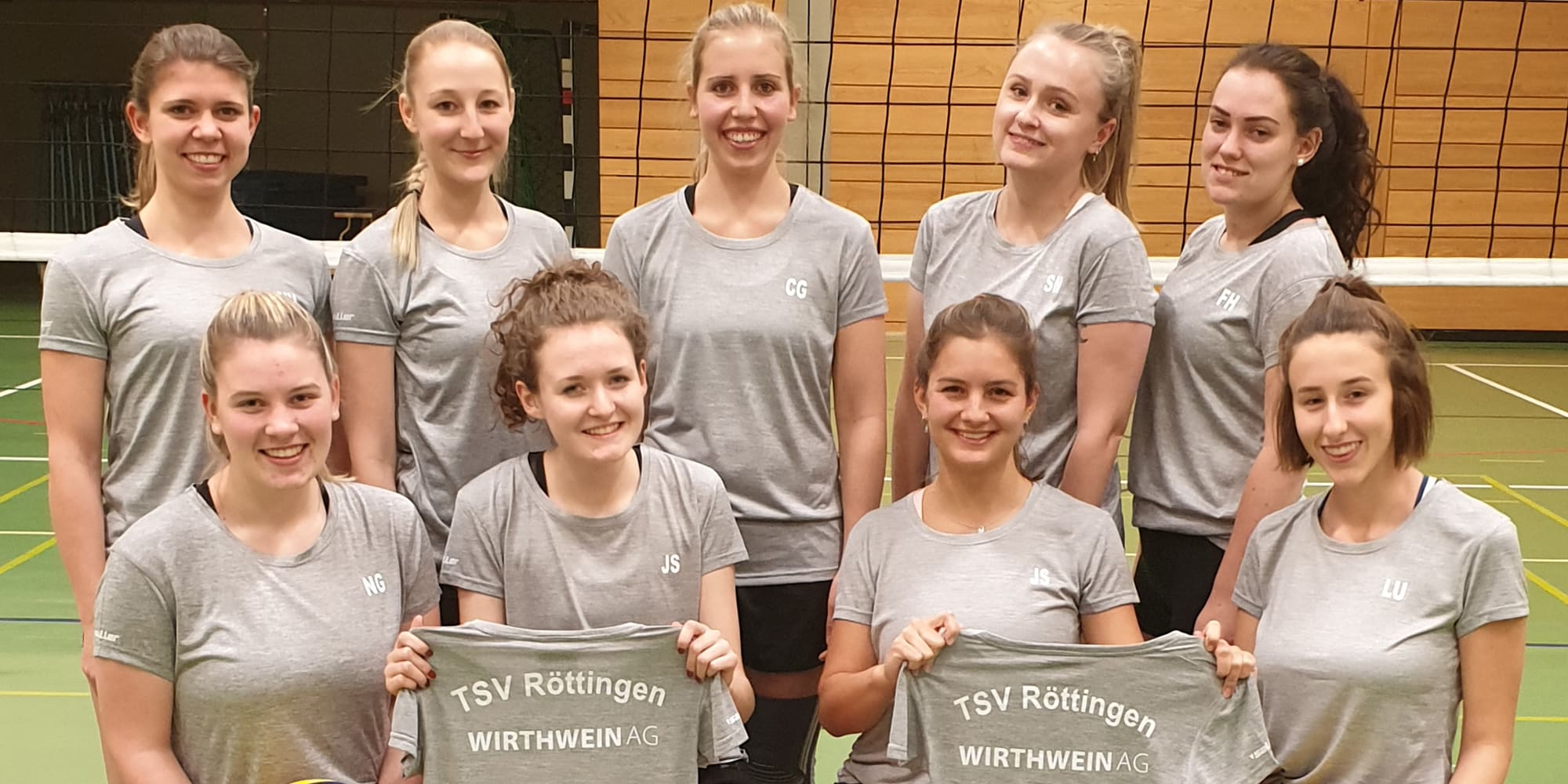 Röttinger Volleyball-Damen mit ihren neuen Trikots