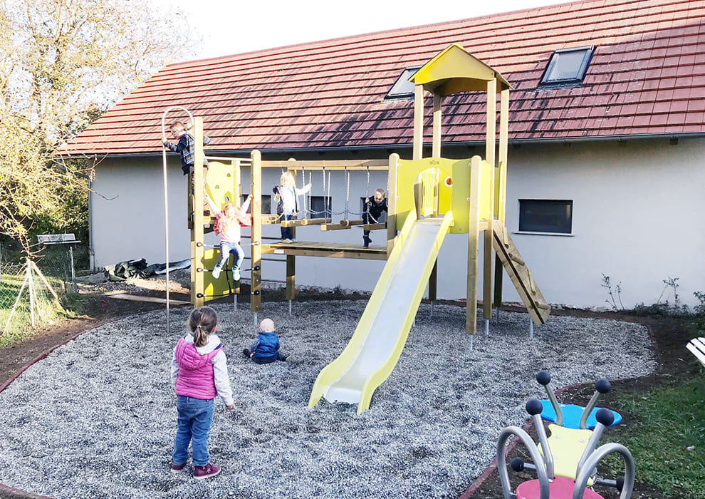 Spielplatz in Lichtel erstrahlt in neuem Glanz